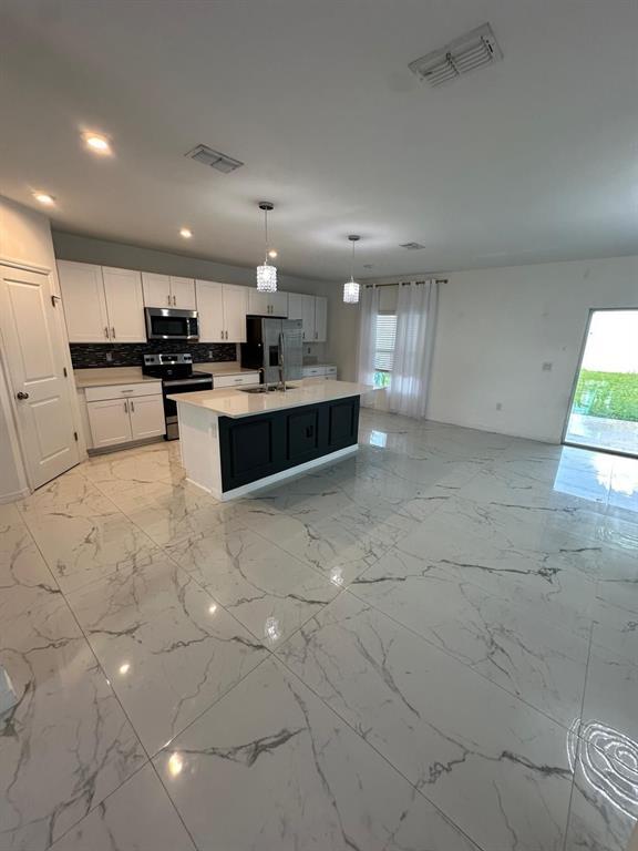 Building Photo - 4989 Vellacito Way