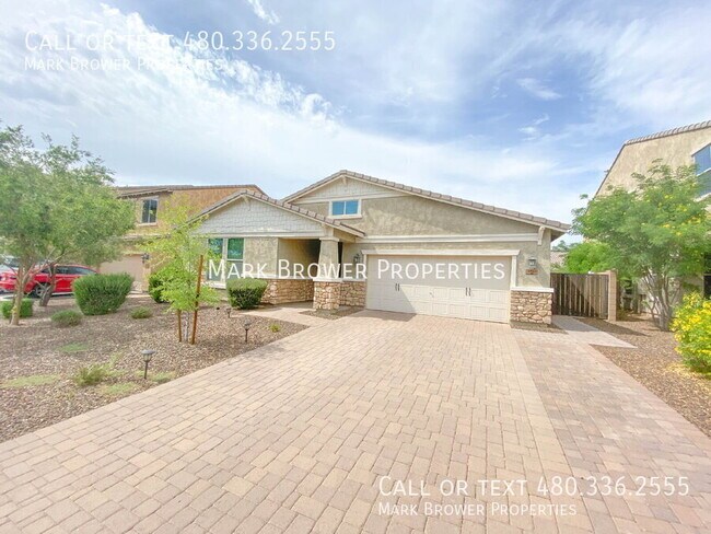 Building Photo - 3842 E Alfalfa Dr