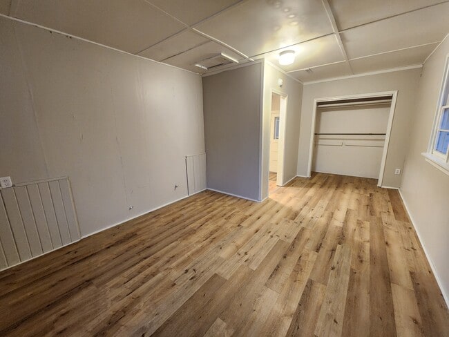 Building Photo - 120 W Forest Ave