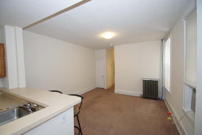 Building Photo - 2634 Poplar St