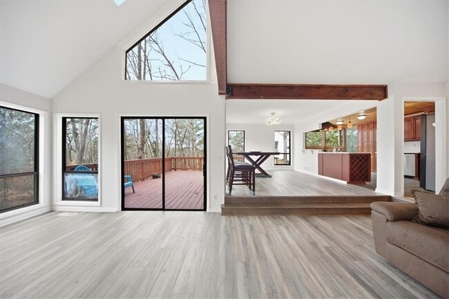 Building Photo - 530 Matterhorn Way