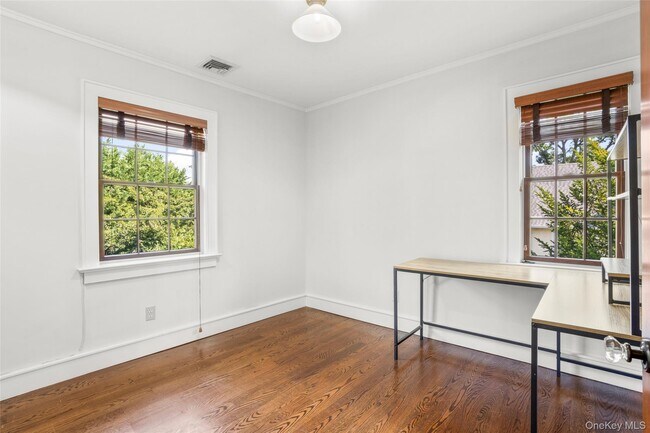 Building Photo - 6 Summit Ave