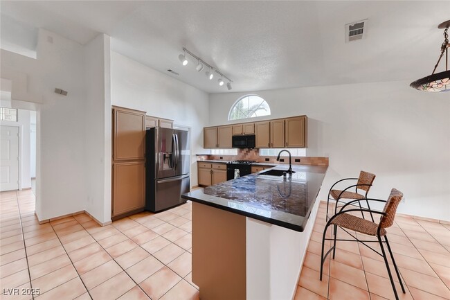 Building Photo - 6405 Break Point Ave