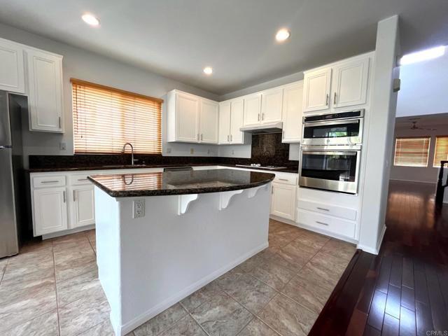 Building Photo - 3840 Stoneridge Rd