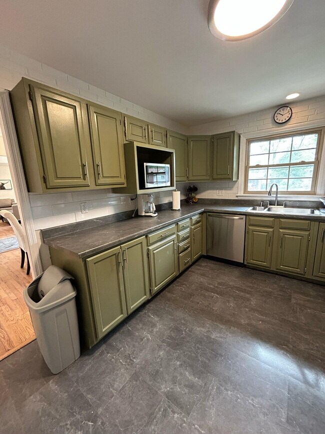 Building Photo - 11915 Brampton Hunt Rd