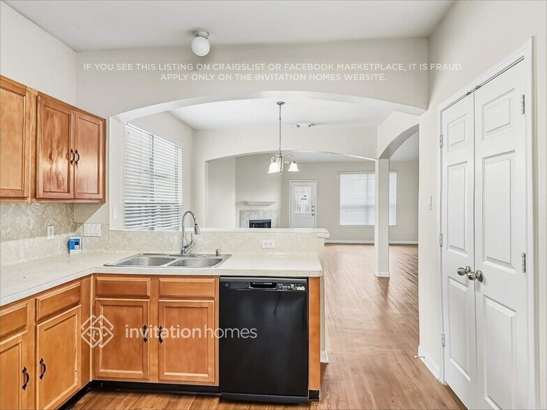 Building Photo - 3807 Liberty Square Trail