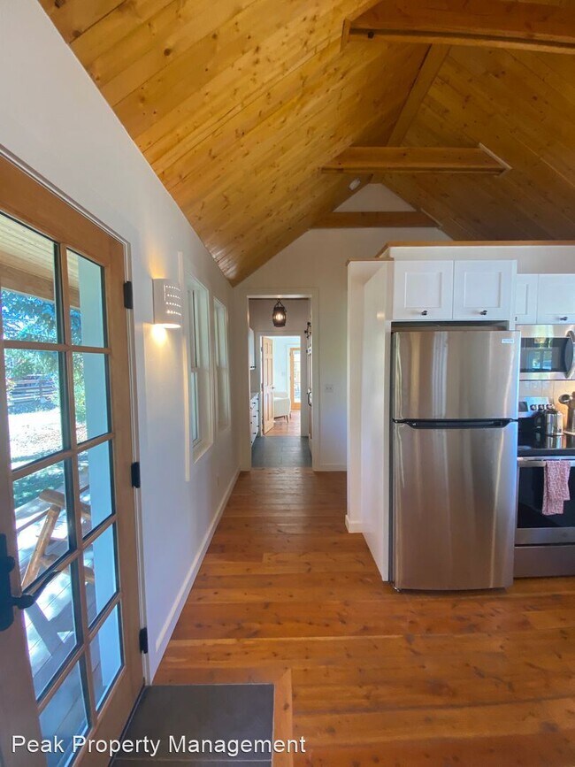 Building Photo - 3 br, 2 bath House - 214 Maroon Ave.