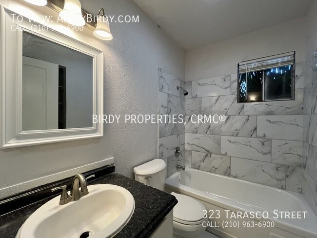 Building Photo - Charming 2-Bedroom Duplex in San Antonio -...