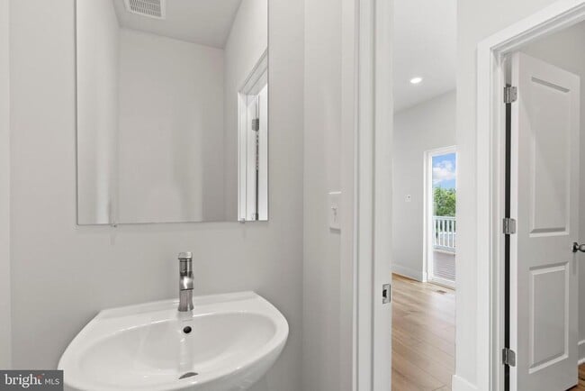 Building Photo - 1723 Water Xing Rd