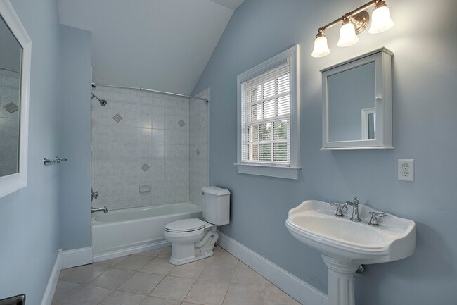 Building Photo - 111 Daleyuhski Way