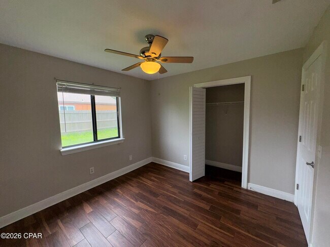 Building Photo - 116 Christie Ln