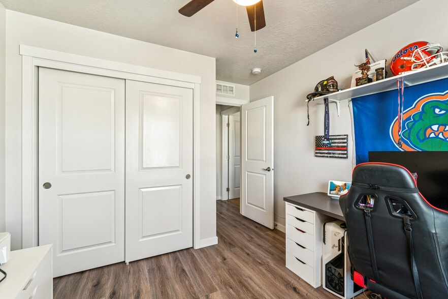 Building Photo - 4233 N Price Ave