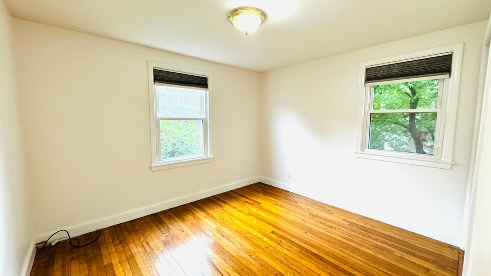 Bedroom 3 - 7 Oak St