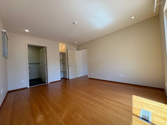 Building Photo - Charming Palo Alto Home with Beautiful Lan...