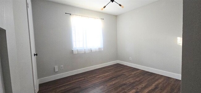 Building Photo - 1111 Blue Fox Dr