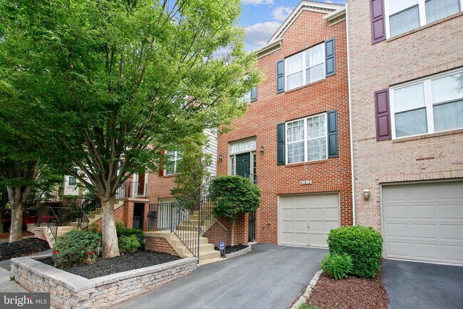 Primary Photo - 45832 Edwards Terrace