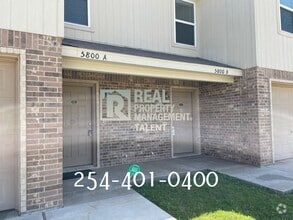 Building Photo - Deal Alert 3-Bedroom, 2.5-Bathroom Duplex ...
