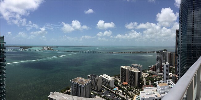 Building Photo - 1300 Brickell Bay Dr