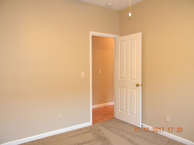Building Photo - Roseville, Cresleigh Highlands, Near Galleria Mall, Single Story 3/4 Bed/office , Gardner, Patio ...