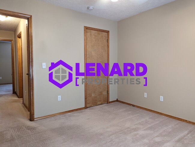 Building Photo - Spacious 3 Bedroom Home!
