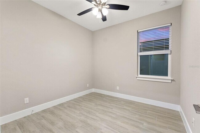 Building Photo - 330 Royal Palm Wy