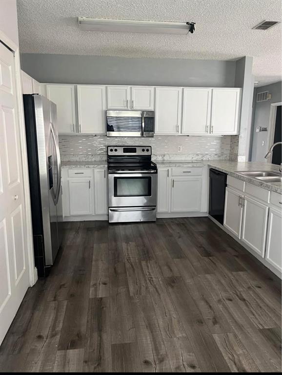 Building Photo - 2500 Jasmine Trace Dr