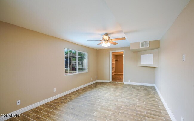 Building Photo - 4236 N 50th Dr