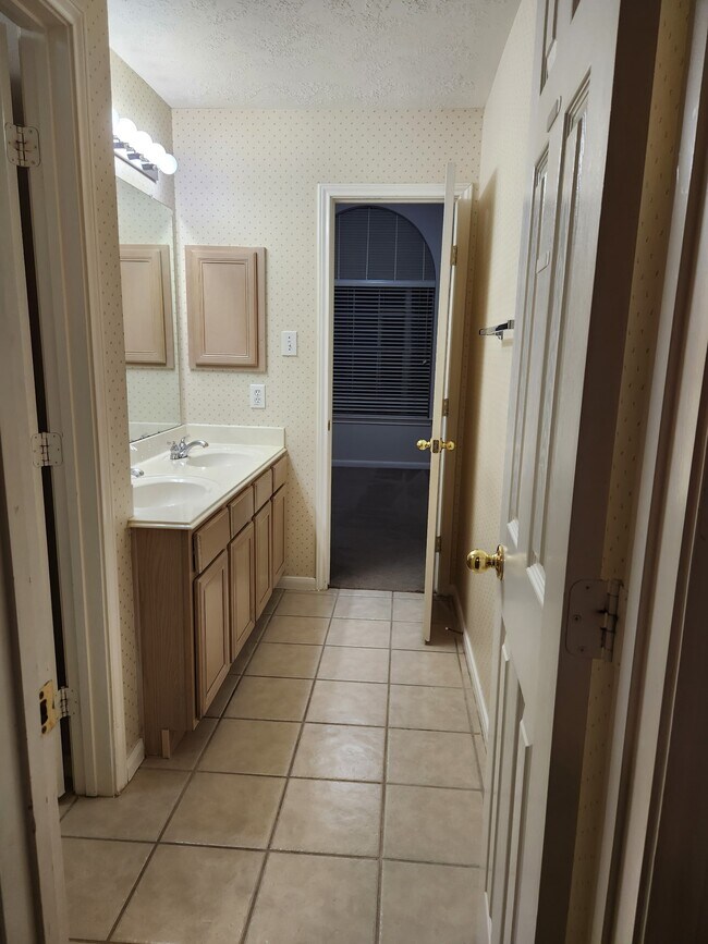 Building Photo - 18138 Delta Estates Ct