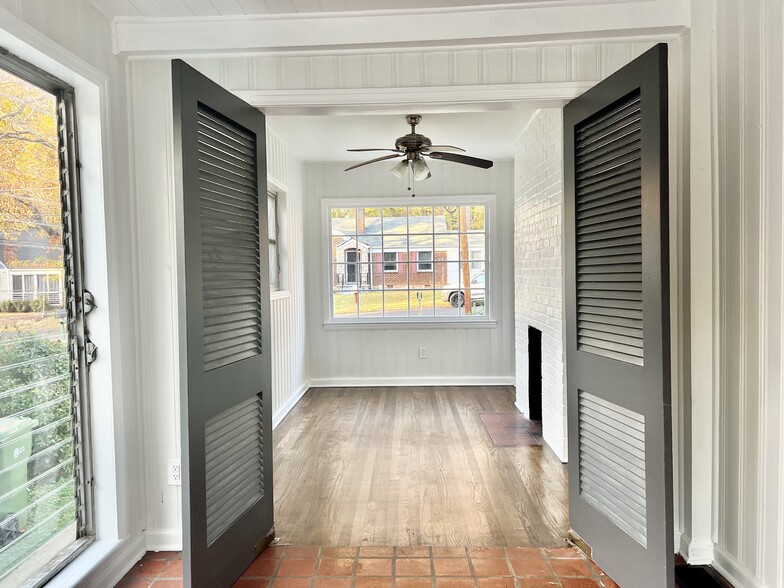 Building Photo - 1326 Allegheny St SW