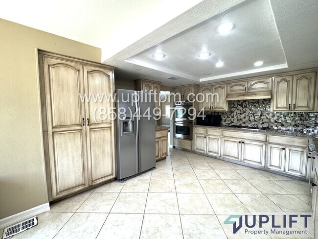 Building Photo - Gated Community Canyon Lake - Large 3 bedr...