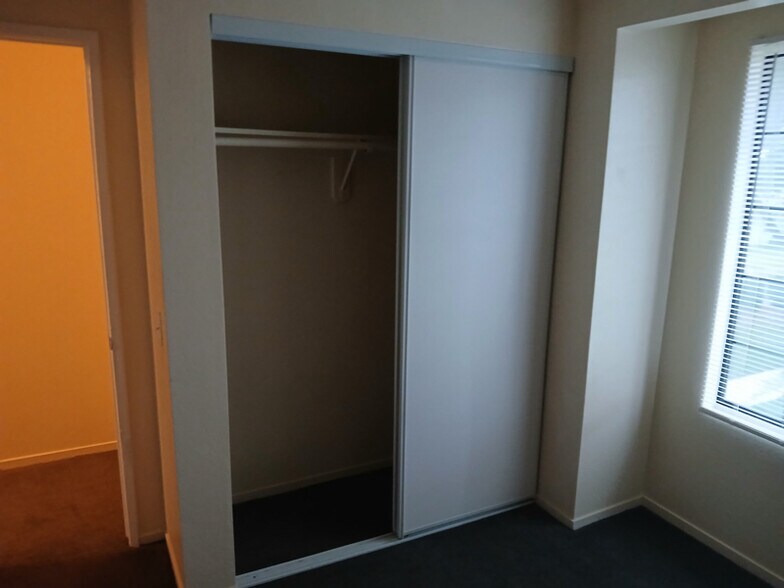 Building Photo - 38550 22nd St E