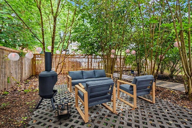 Building Photo - Luxurious & Upscale 3Br/2.5Bth, Perfect for Corporate Relocation, Professional Athlete, Successfu...