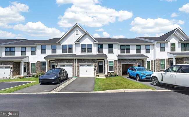 Building Photo - 1047 Watson Ct