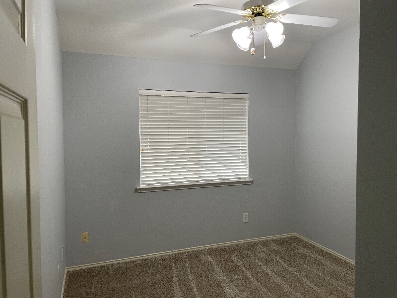 Building Photo - 3605 Villanova Dr
