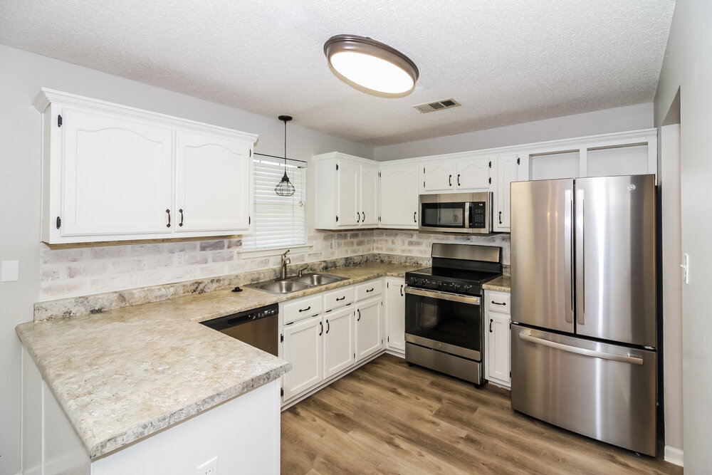 Building Photo - 5030 Baywood Dr