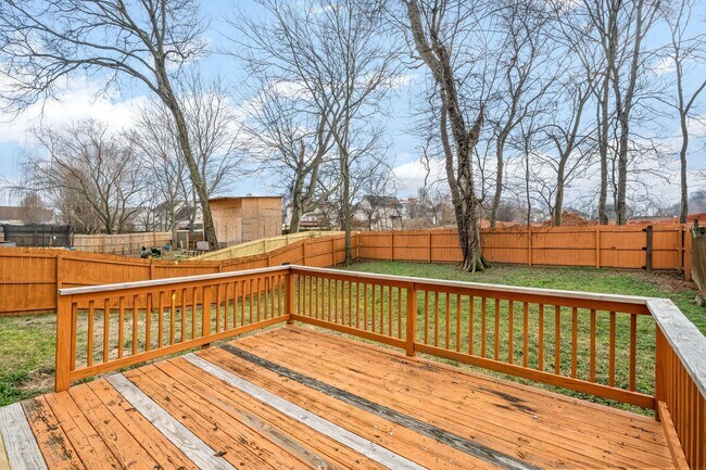 Building Photo - Pet Friendly Three Bedroom with Bonus!