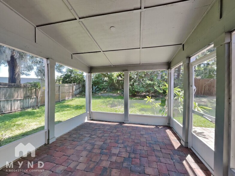 Building Photo - 536 Remington Oak Dr