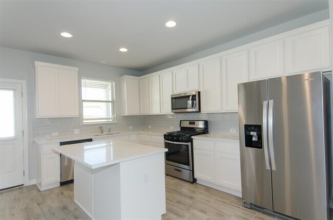 Building Photo - 2136 Pecan Island Dr