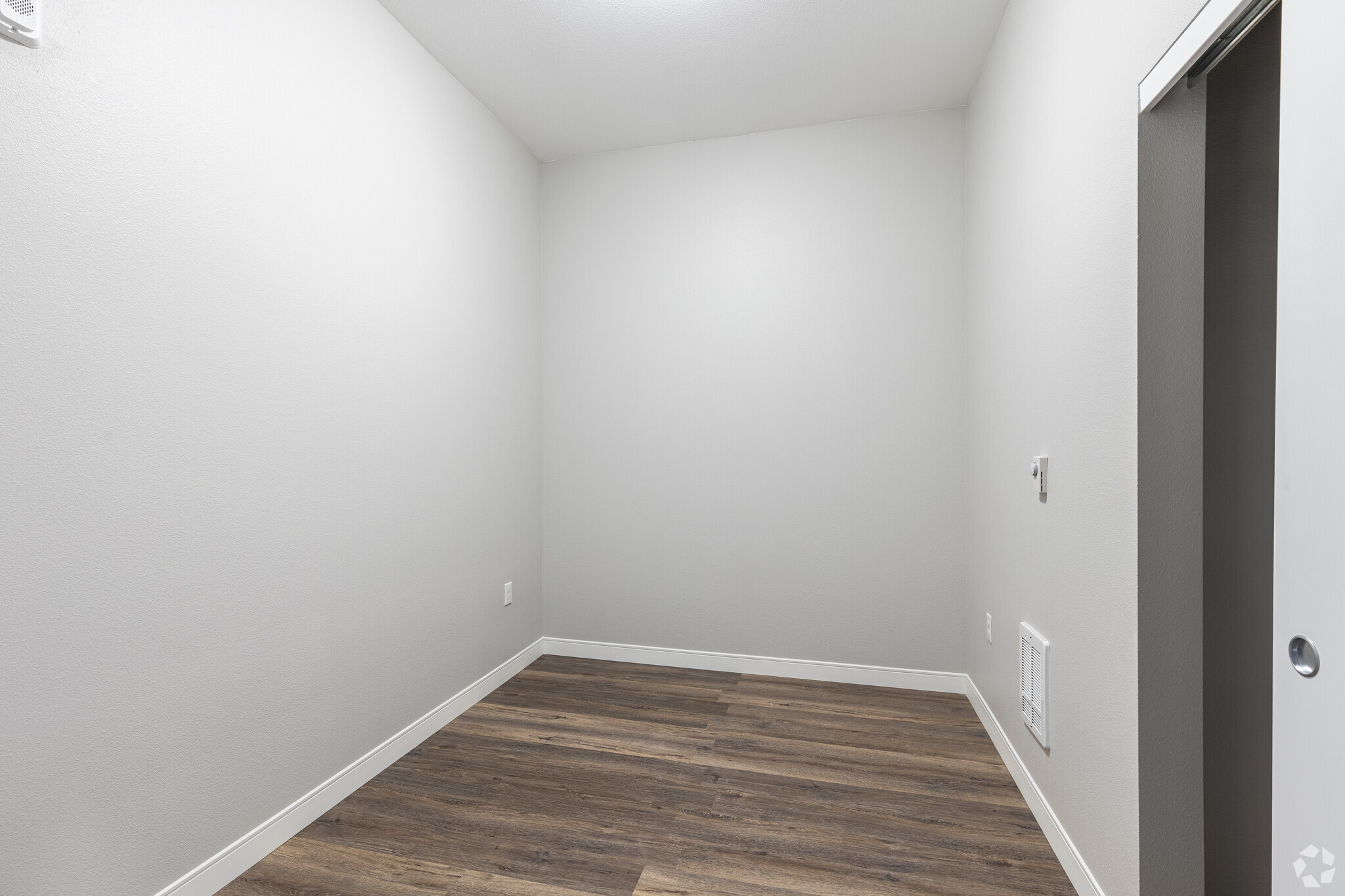 1BA, 1BA 790SF - Den - 134th Street Lofts