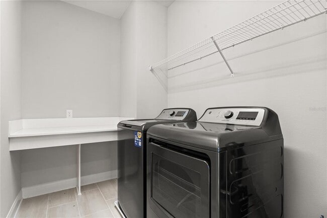 Building Photo - 543 Wishbone Ln