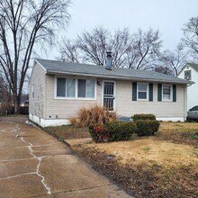 Building Photo - Welcome to Walker - Fully Renovated 3 BR