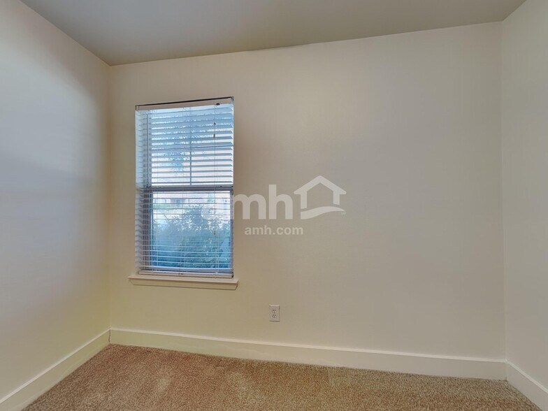 Building Photo - 19715 Hidden Shadow Ln