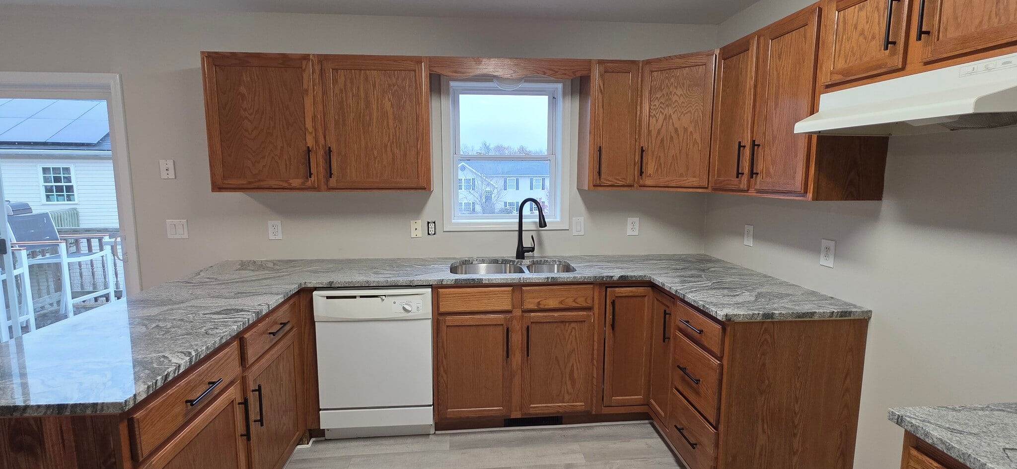 Building Photo - 10 Susquehanna Dr