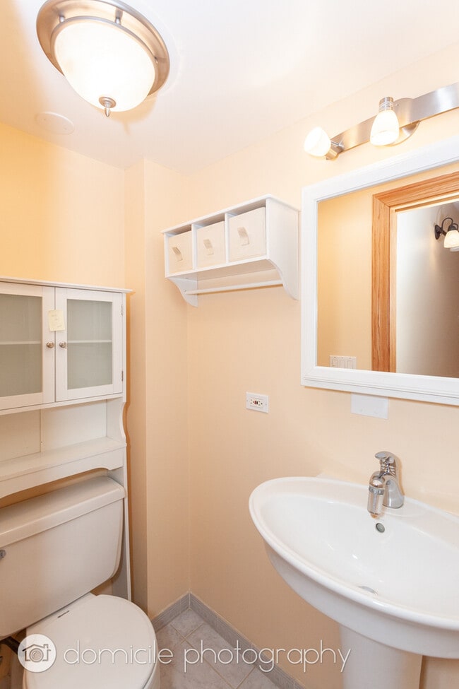 Building Photo - 345 N Canal St