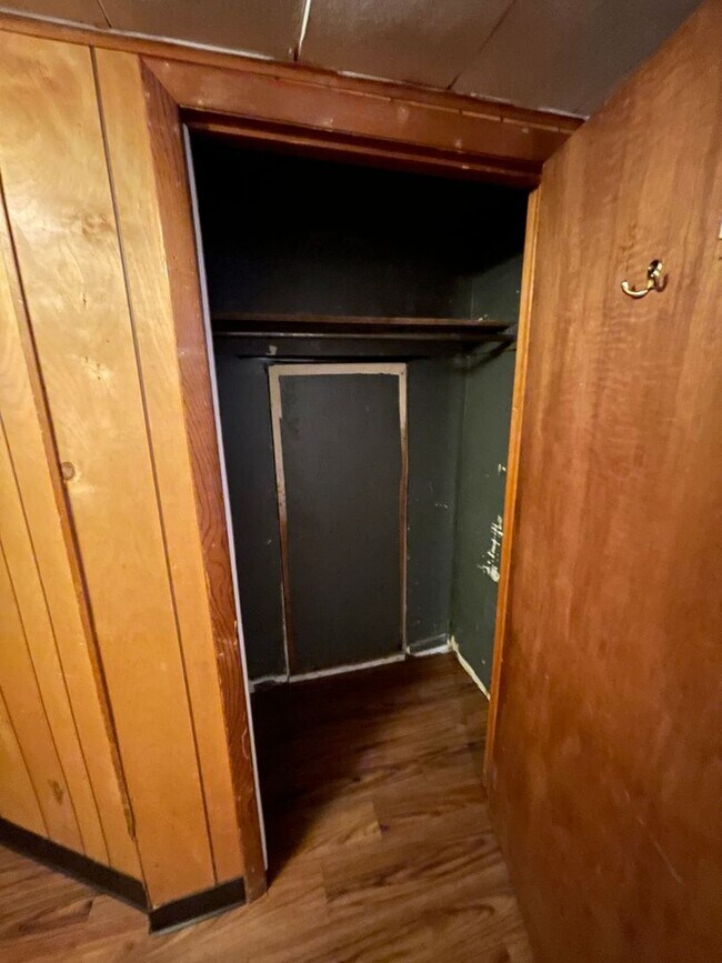 Building Photo - MM1938