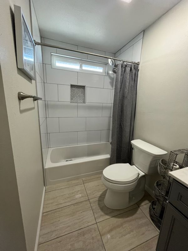 Building Photo - 907 Brandon Way