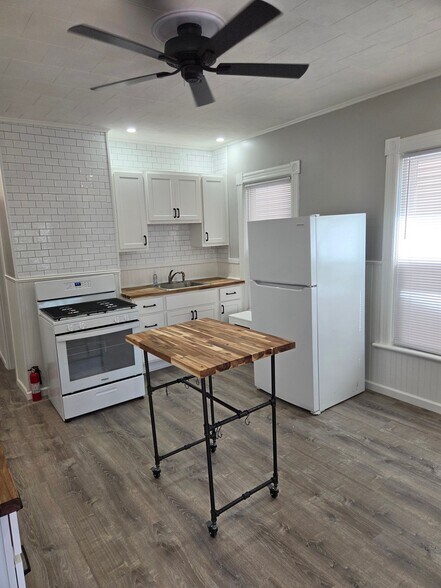 Building Photo - 58 Rensselaer Ave