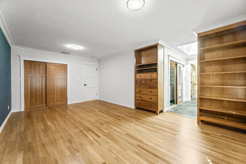 Building Photo - 5713 W 79th St