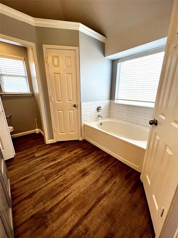 Building Photo - 537 Meadowcrest Dr