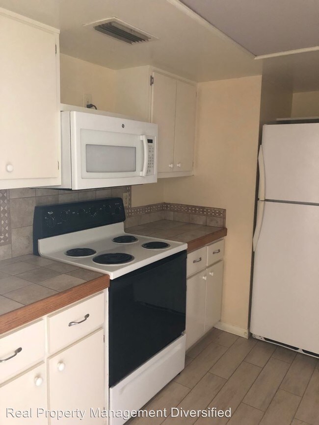 Building Photo - 1310 NE 33rd Ave